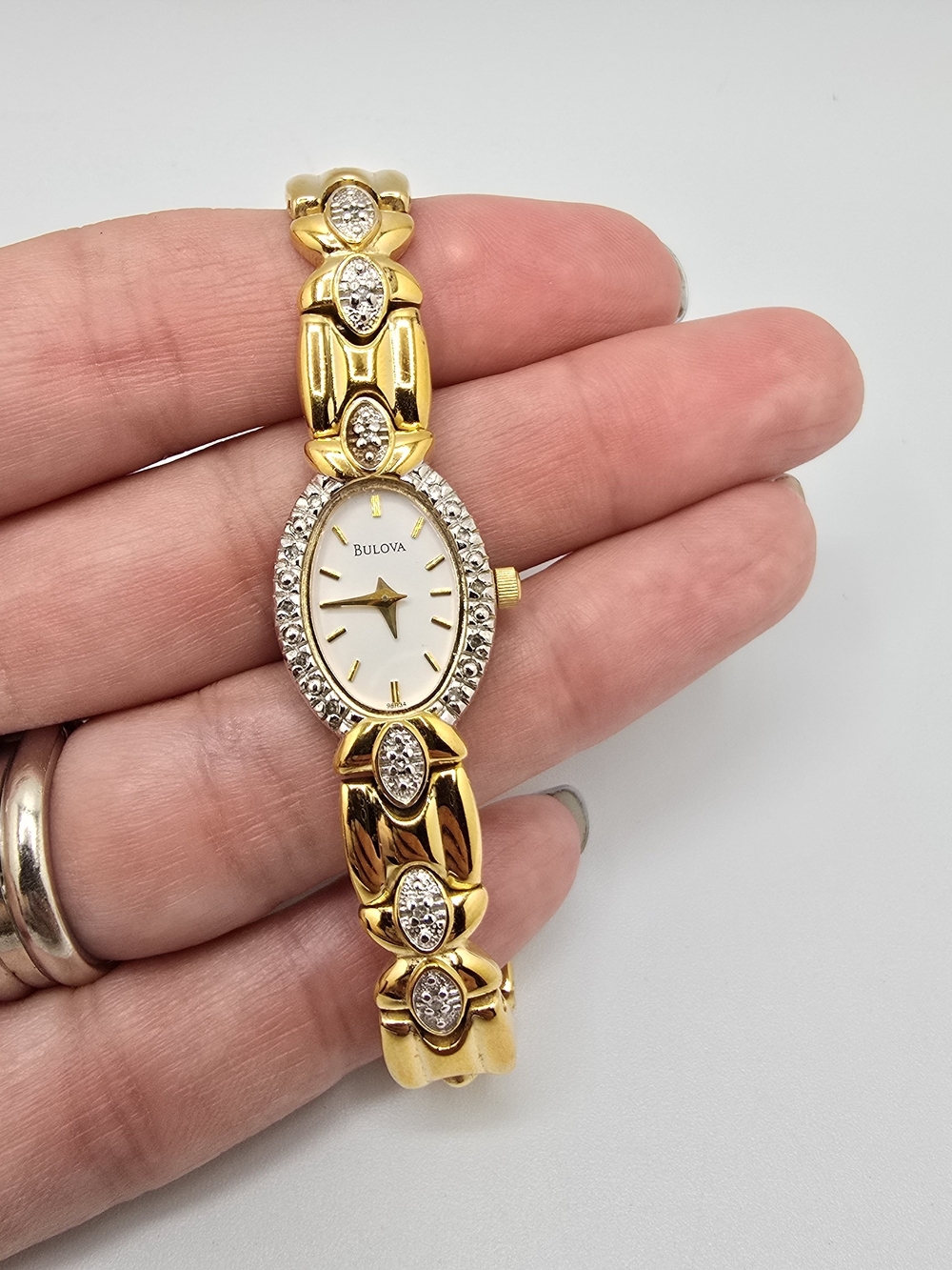 Women's Gold Tone Watch Bulova Diamond 98R34, Size 6.25"